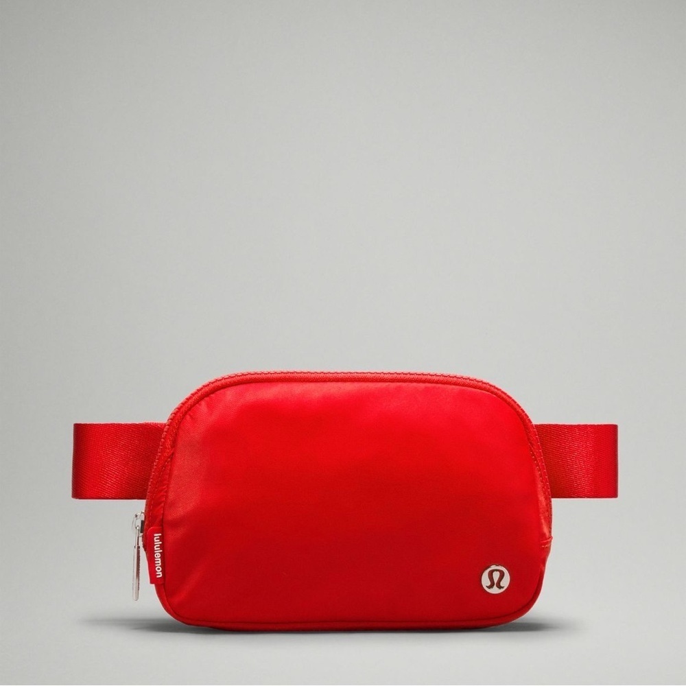 NEW LULULEMON EVERYWHERE BELT BAG HOT HEAT